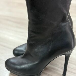 Elegant Black Heeled Boots